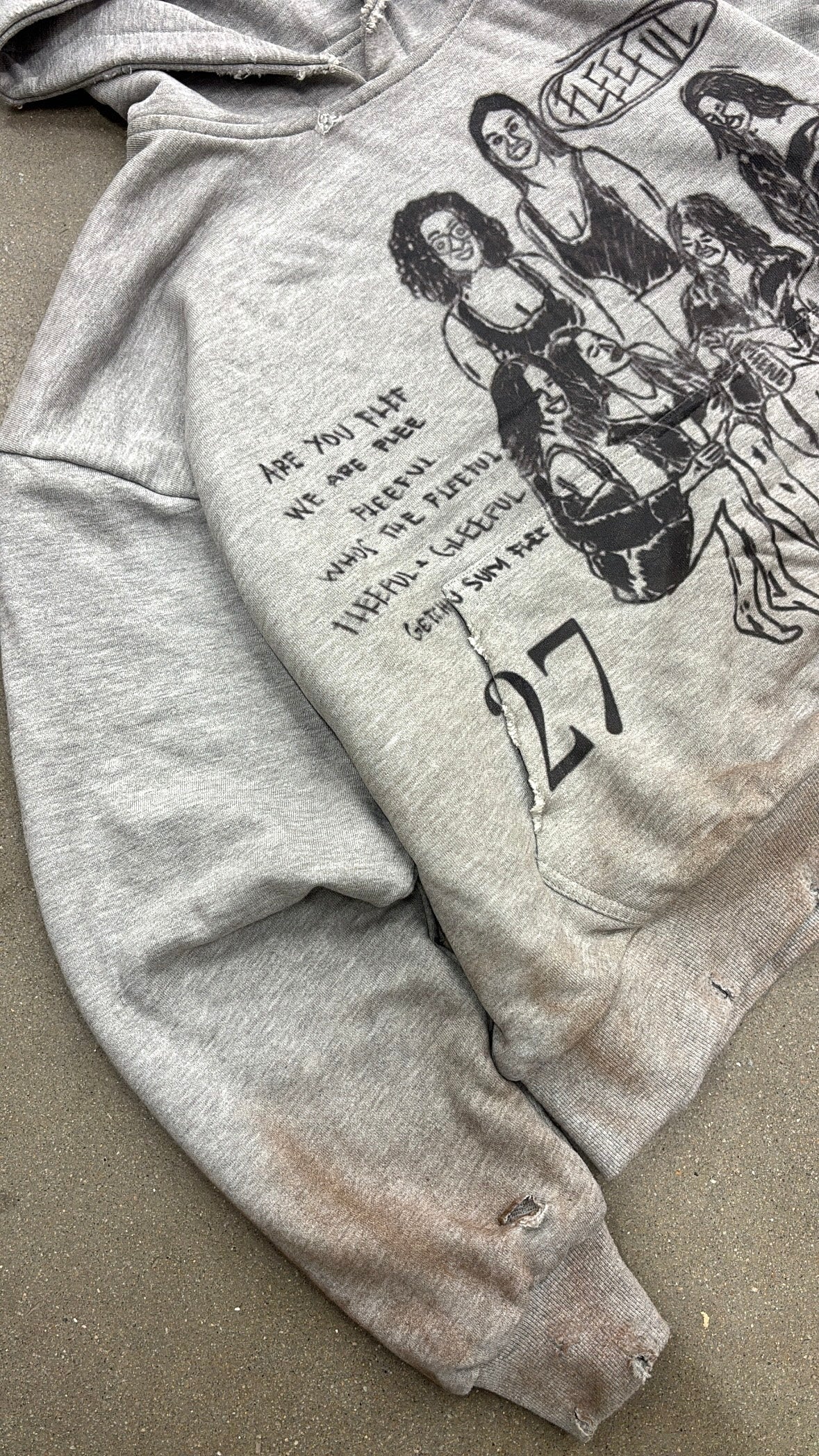 “GIRLS LOVE FLEE” HOODIE