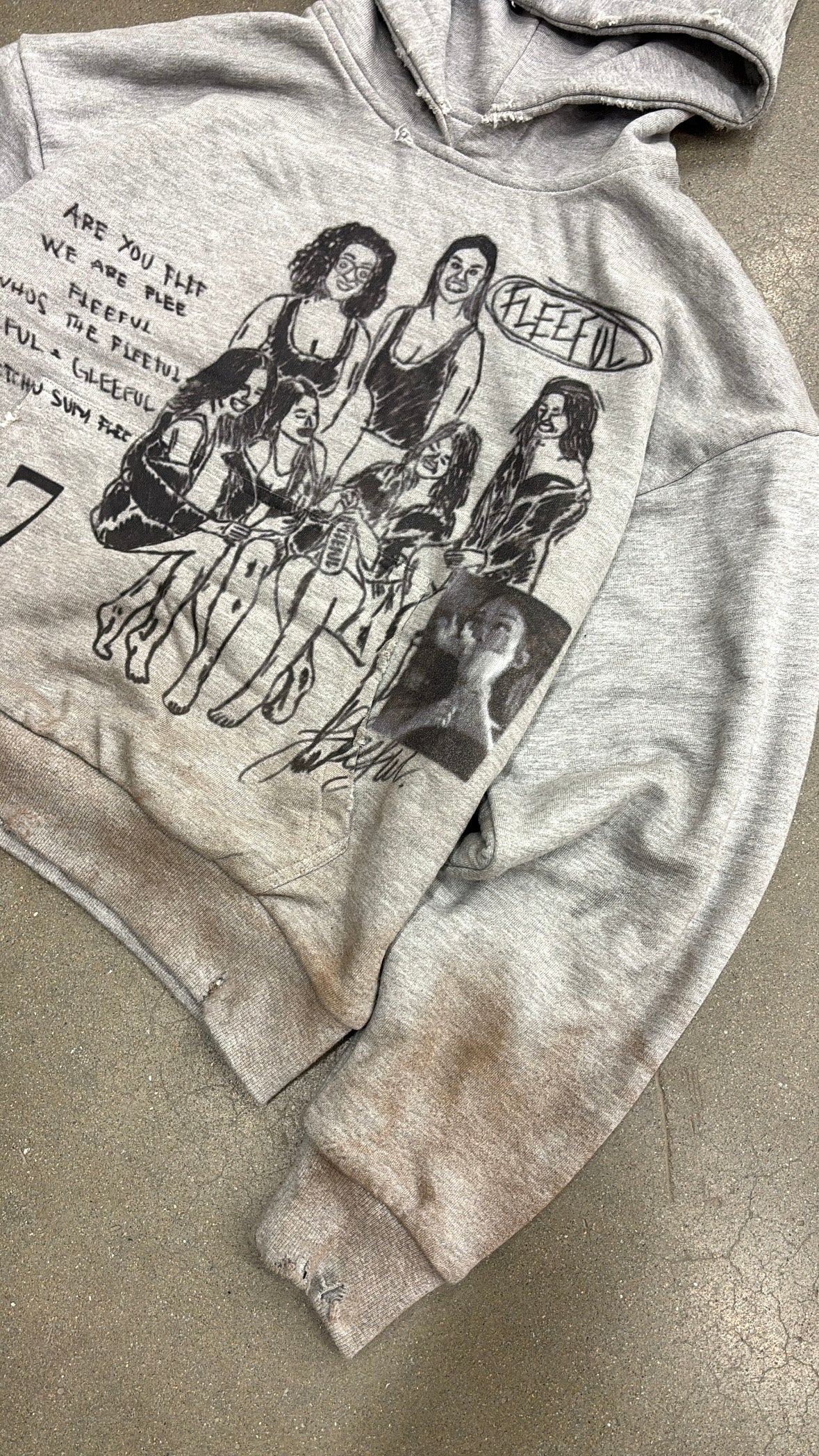 “GIRLS LOVE FLEE” HOODIE